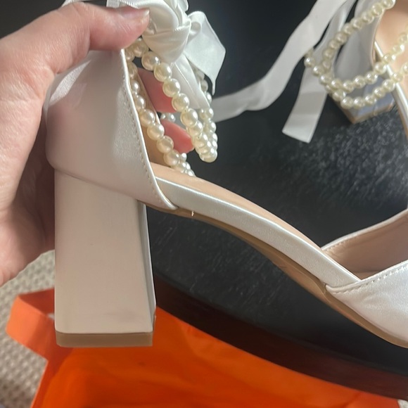 Heels - Picture 4 of 4